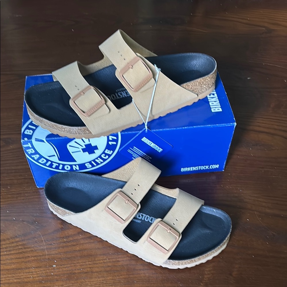 Birkenstock Women's 11 Men's 9 Tan Sandals